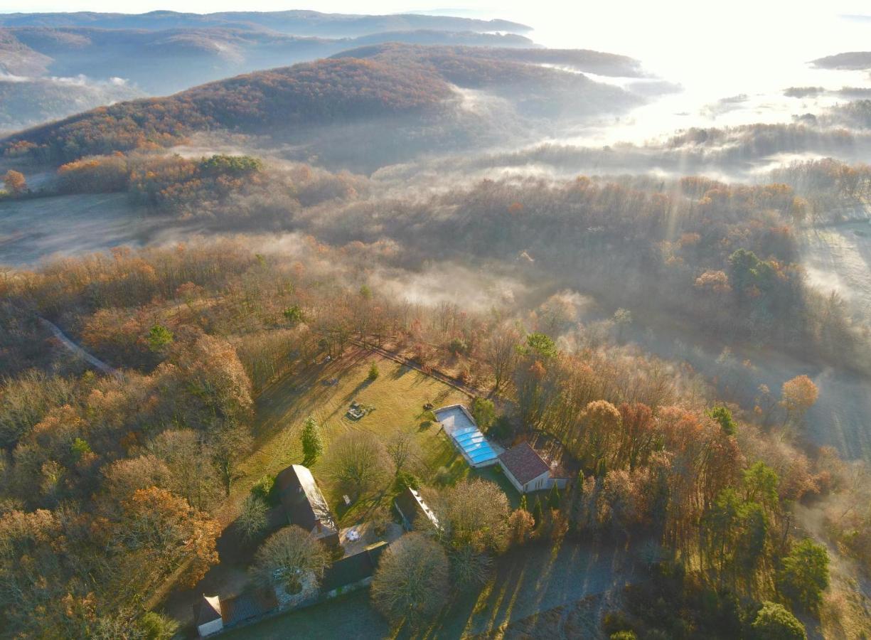 Gîtes Sibémol Simeyrols Esterno foto